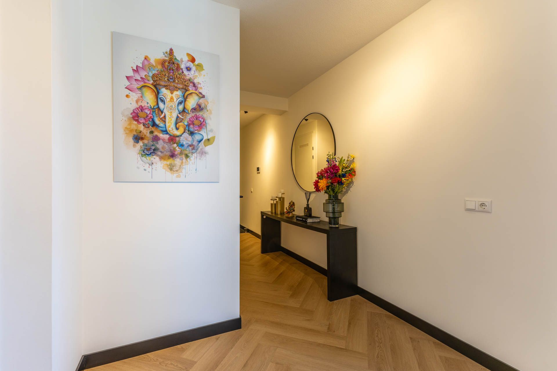 Luxury apartment with spectacular city and water views in the Imagine building — 12