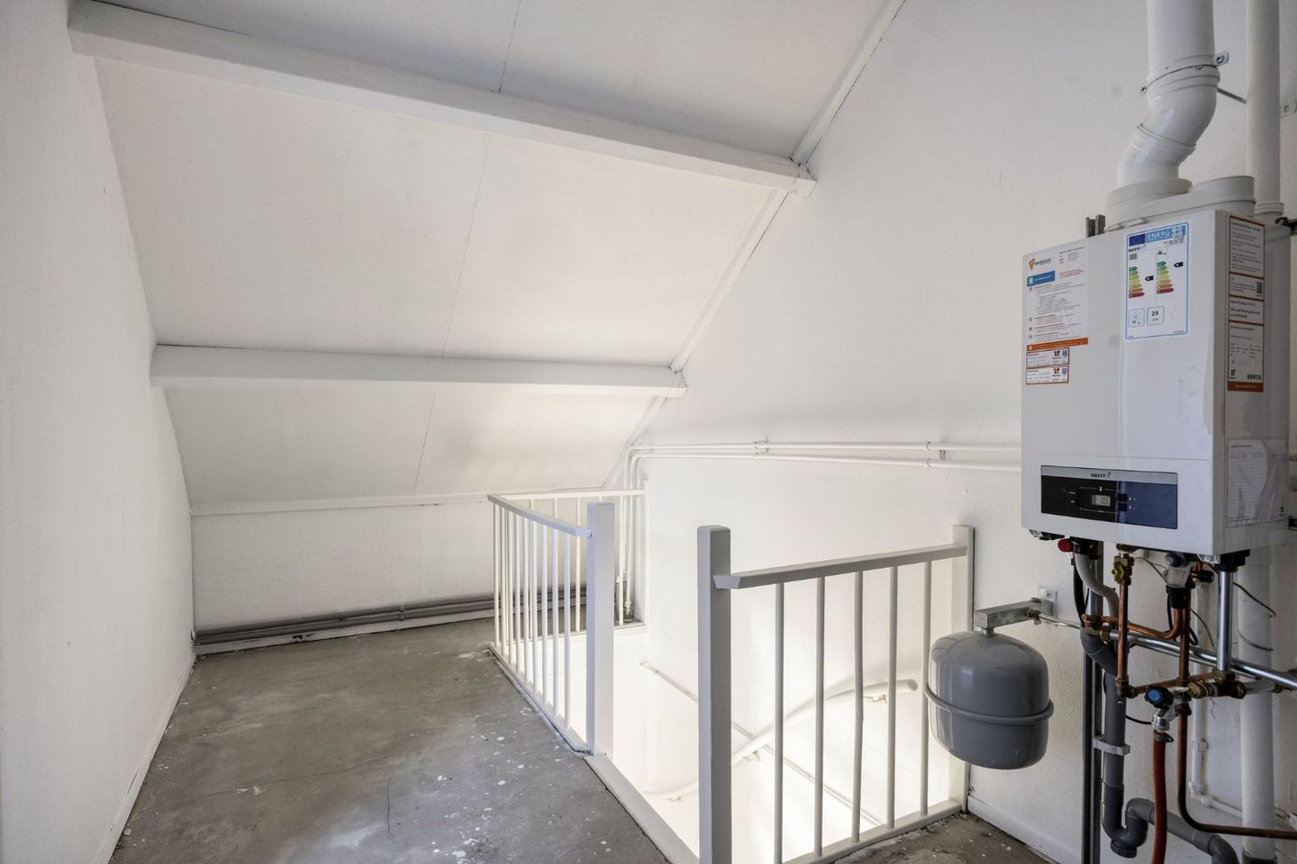 Spacious terraced house with four bedrooms in green Pax neighborhood of Hoofddorp — 19