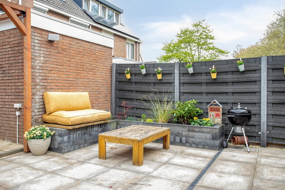 Move-In Ready Spacious Family Home with Two Bathrooms in Hendrik-Ido-Ambacht — 23