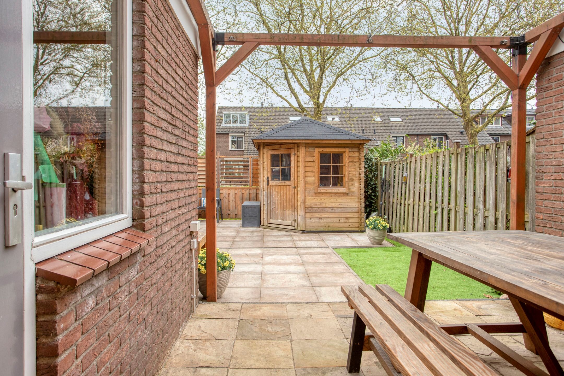 Move-In Ready Spacious Family Home with Two Bathrooms in Hendrik-Ido-Ambacht — 24