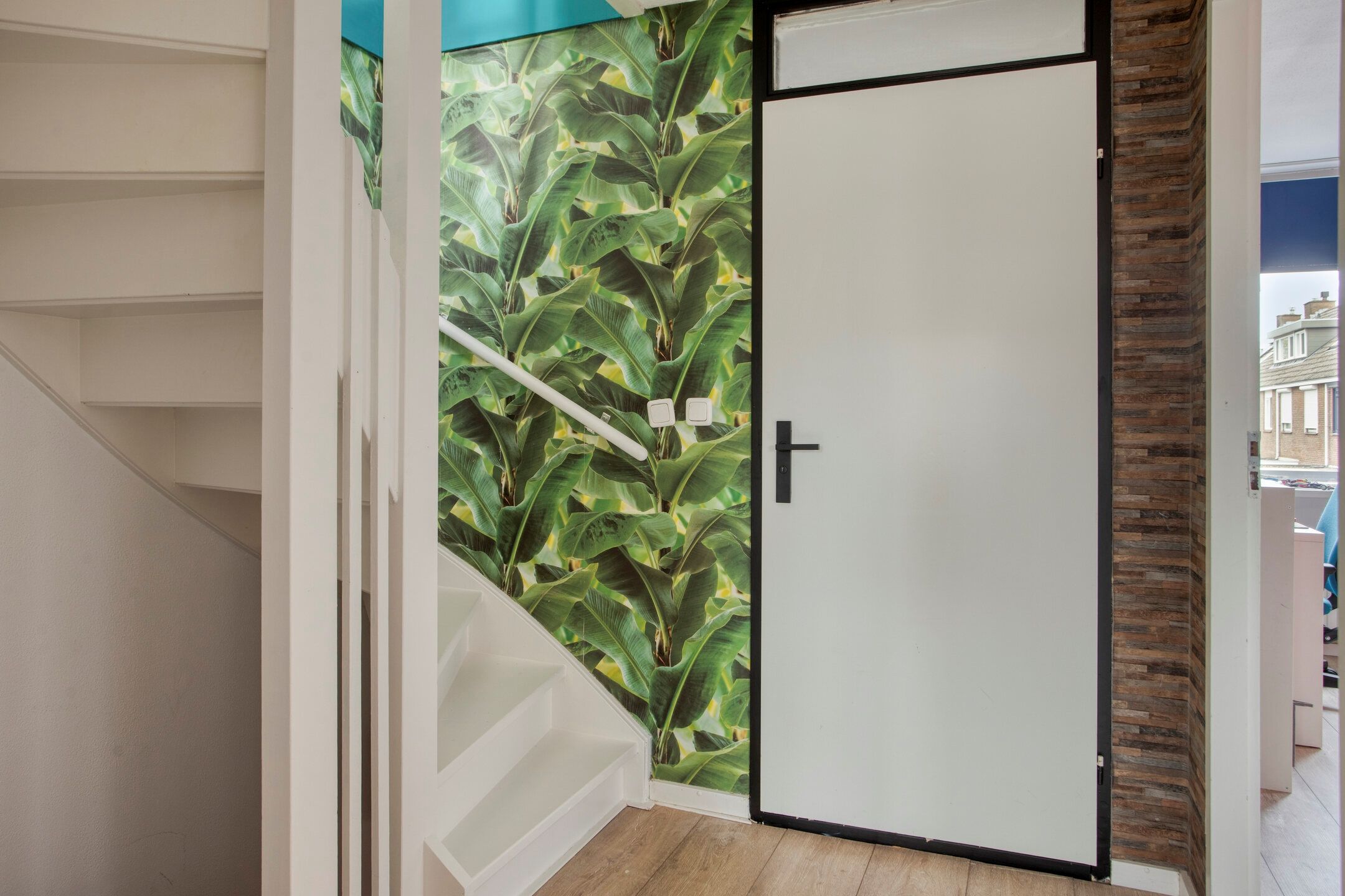 Move-In Ready Spacious Family Home with Two Bathrooms in Hendrik-Ido-Ambacht — 27