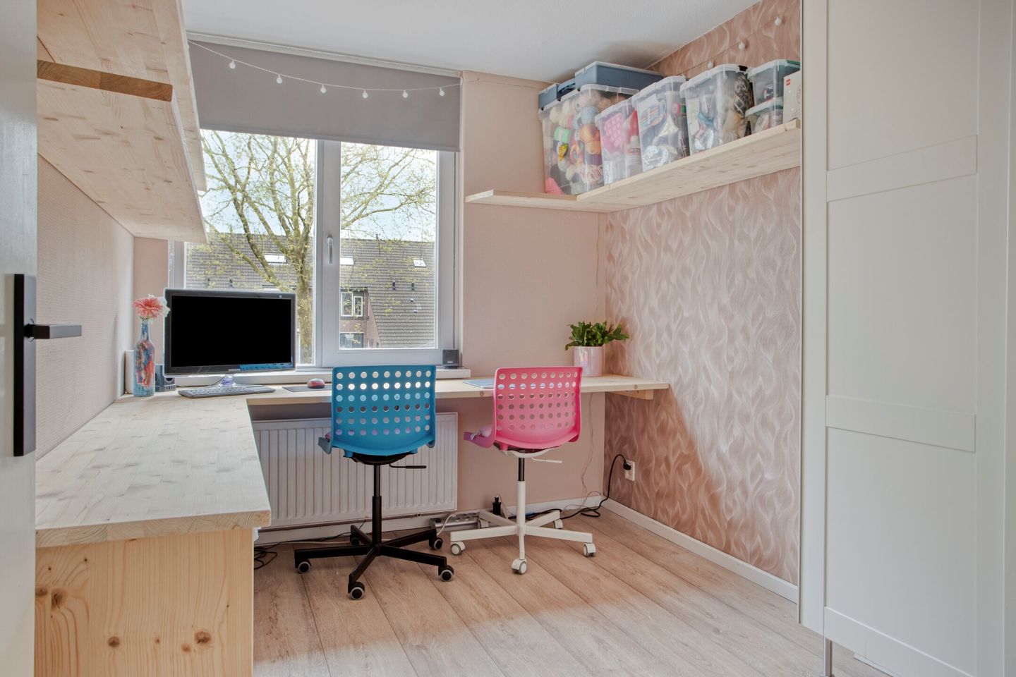 Move-In Ready Spacious Family Home with Two Bathrooms in Hendrik-Ido-Ambacht — 34