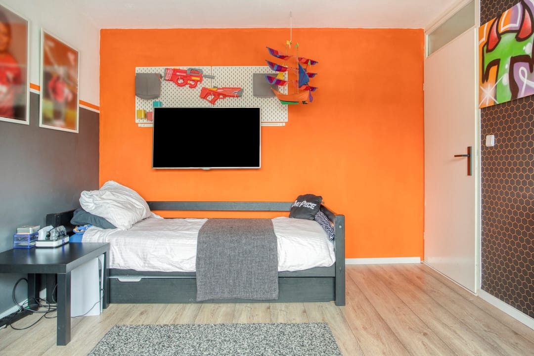 Move-In Ready Spacious Family Home with Two Bathrooms in Hendrik-Ido-Ambacht — 37