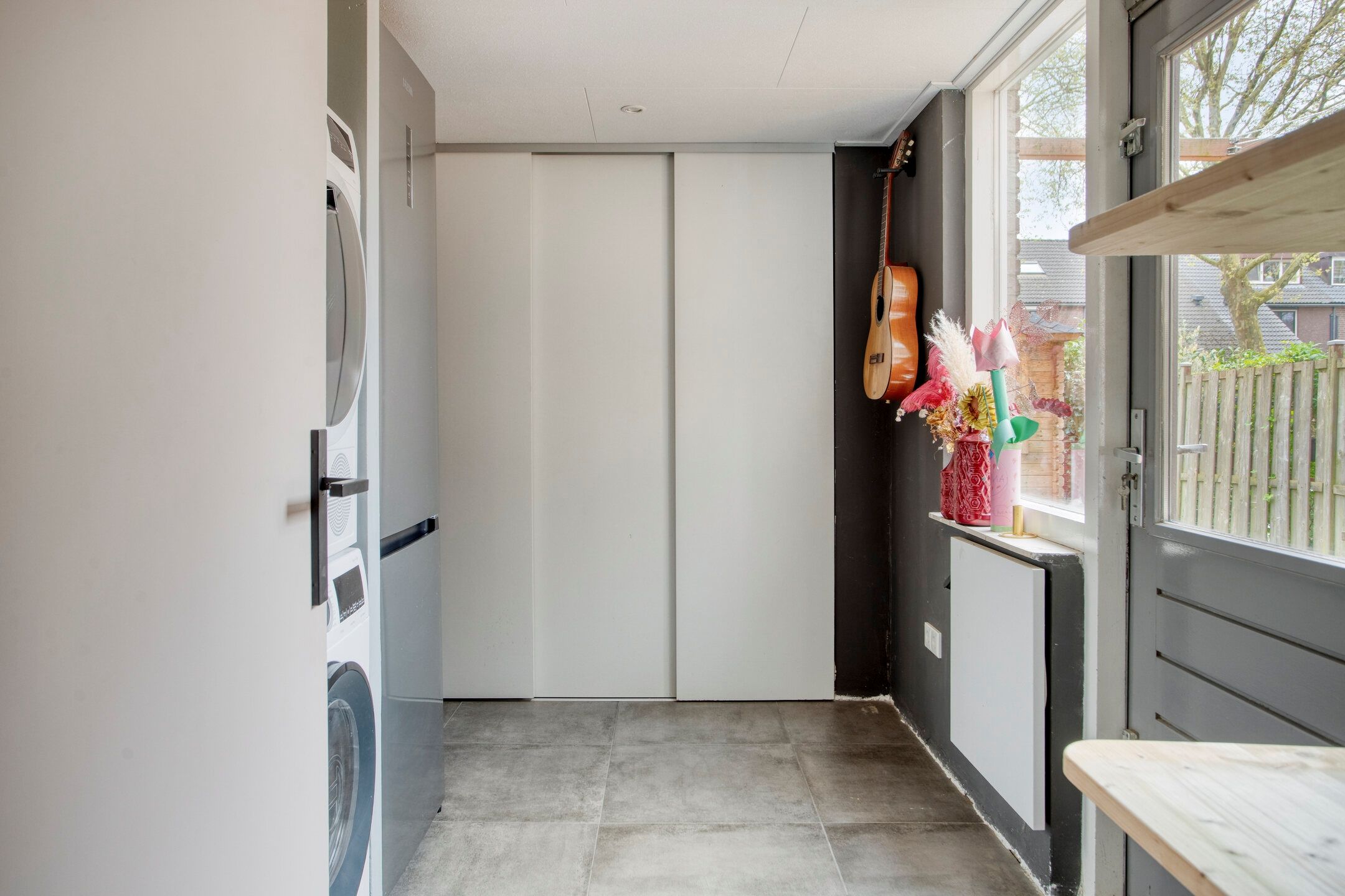 Move-In Ready Spacious Family Home with Two Bathrooms in Hendrik-Ido-Ambacht — 21