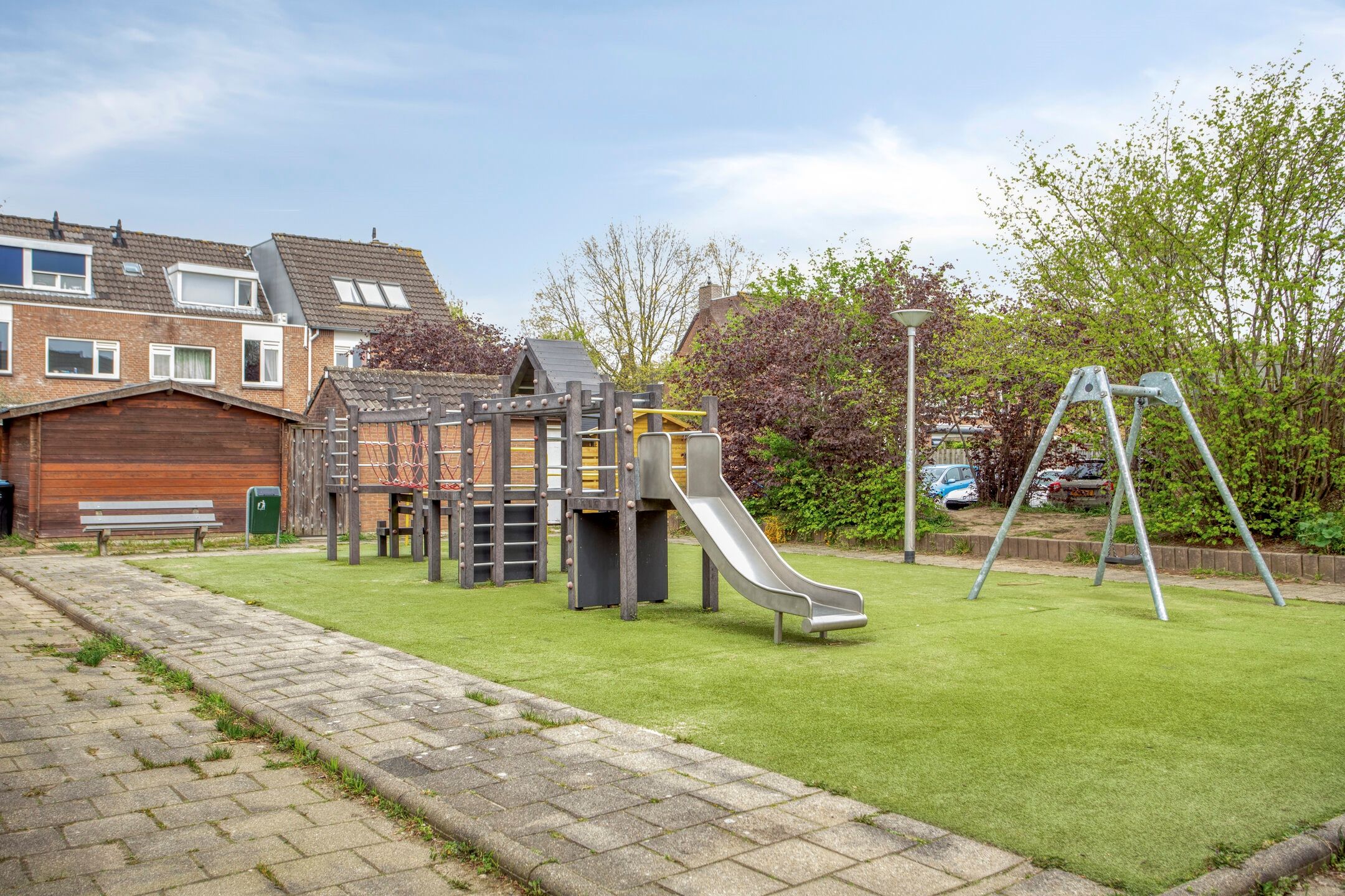 Move-In Ready Spacious Family Home with Two Bathrooms in Hendrik-Ido-Ambacht — 54