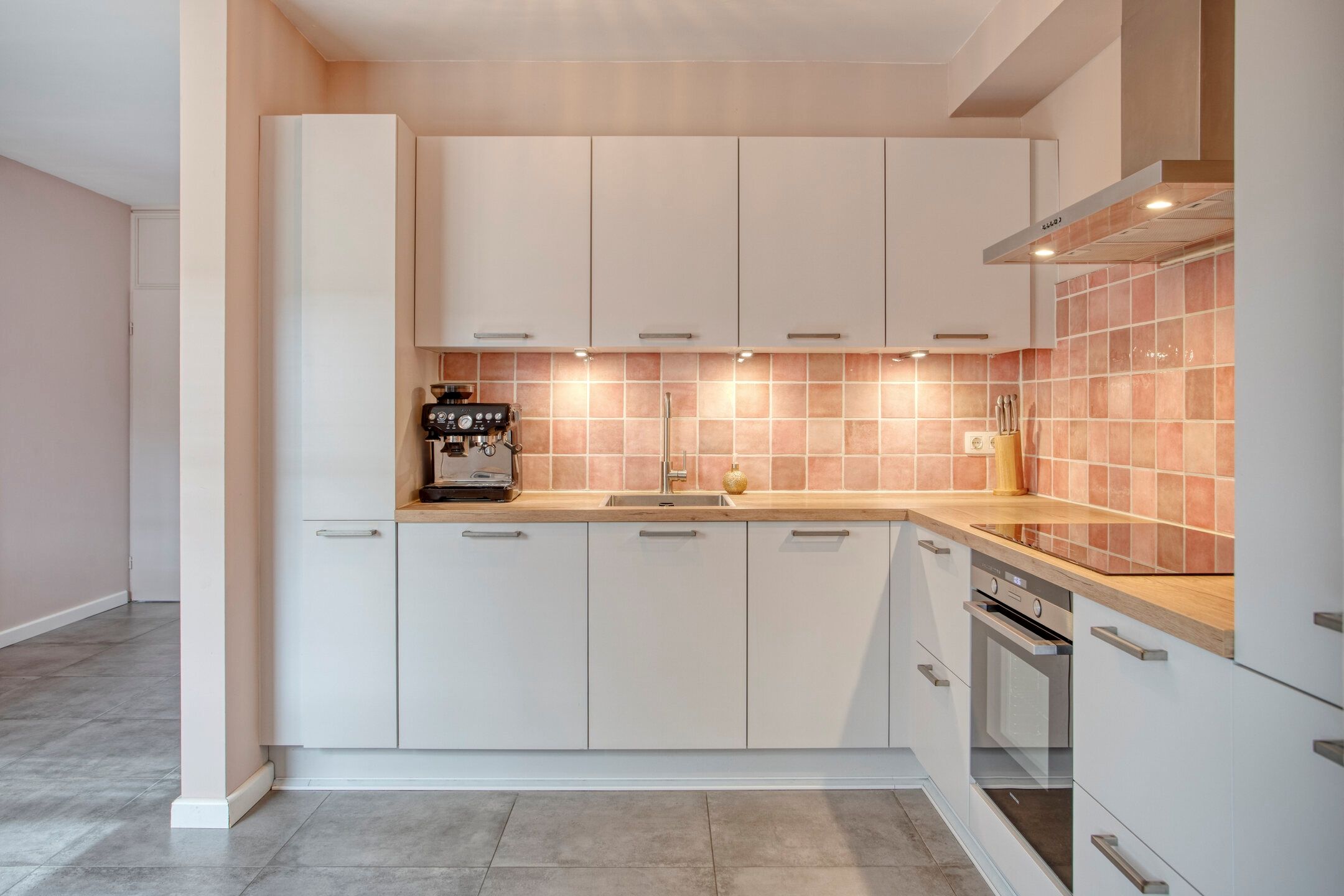 Move-In Ready Spacious Family Home with Two Bathrooms in Hendrik-Ido-Ambacht — 18
