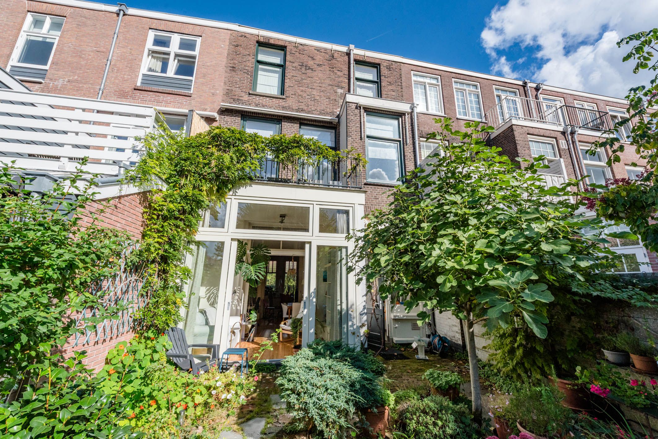 Spacious Character Townhouse in Popular Koninginnebuurt — 21
