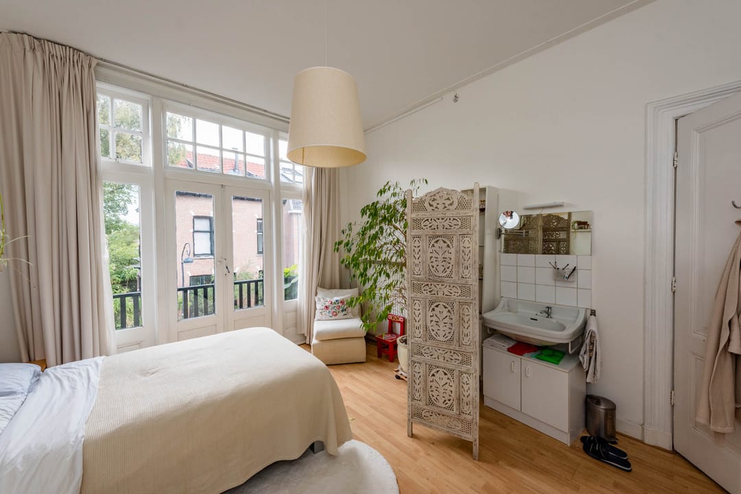 Spacious Character Townhouse in Popular Koninginnebuurt — 28