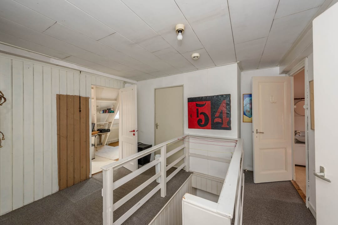 Spacious Character Townhouse in Popular Koninginnebuurt — 32