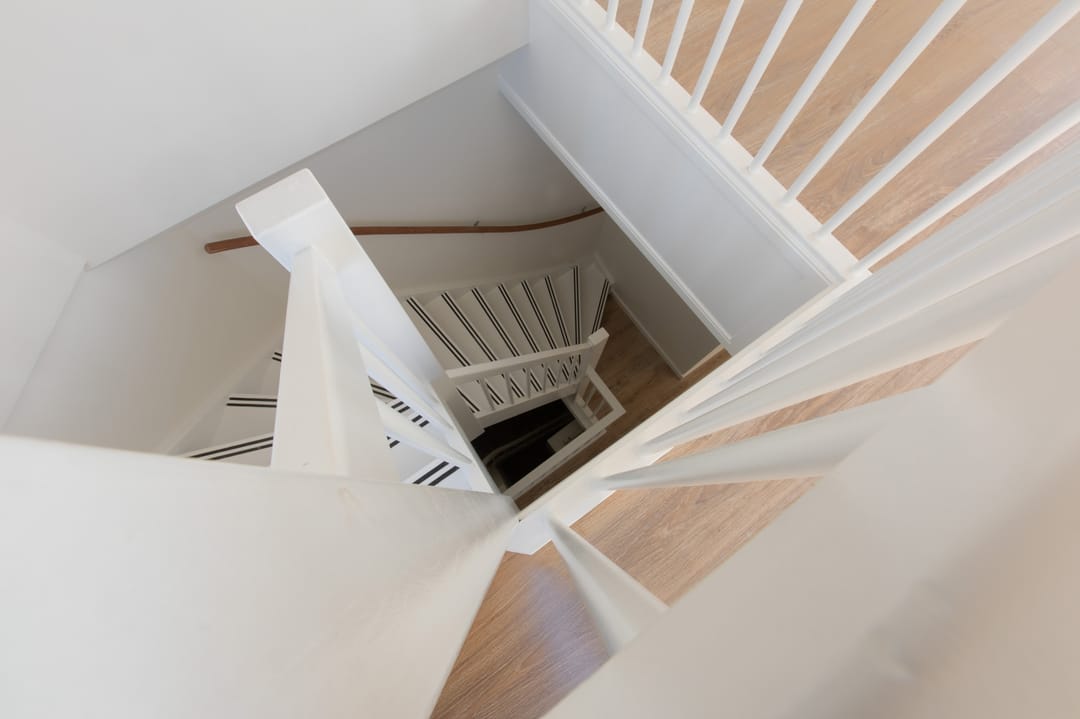 Renovated Double Upper Apartment with Three Bedrooms and Sunny Rooftop Terrace — 16