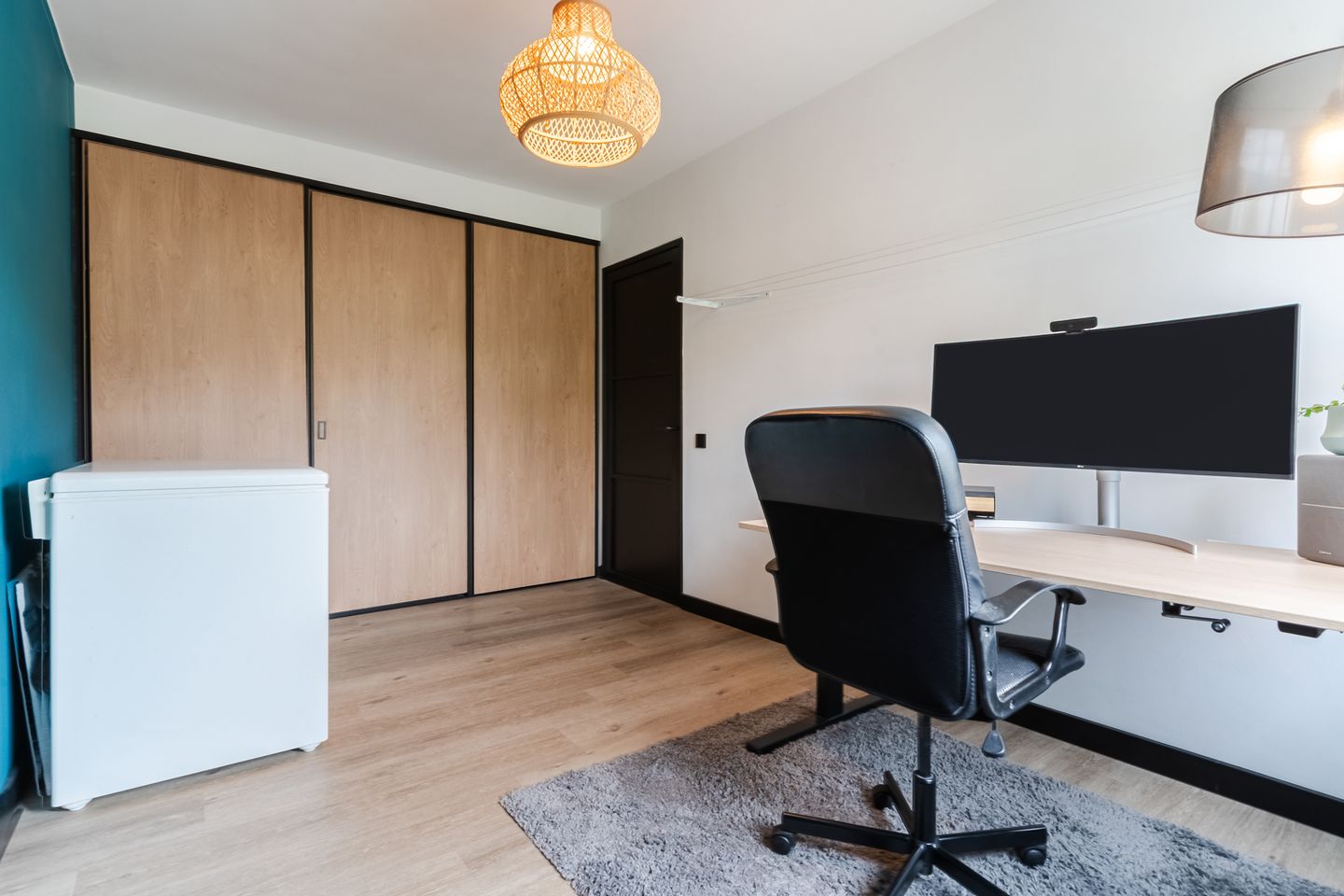 Modernized 3-Room Apartment with Balcony in Eindhoven Vaartbroek — 35