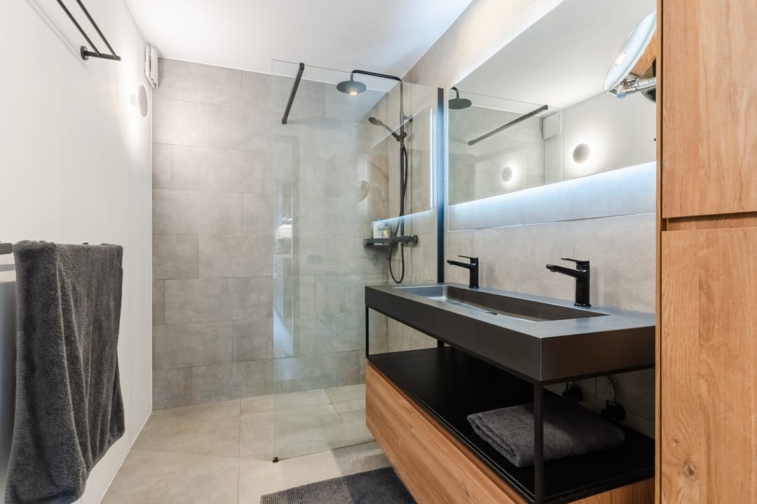 Modernized 3-Room Apartment with Balcony in Eindhoven Vaartbroek — 37