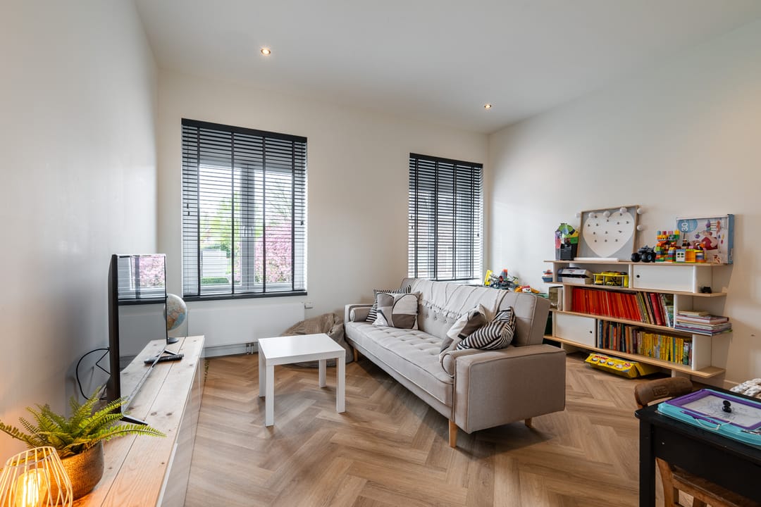 Unique spacious townhouse with luxury finish and 6 to 7 rooms in Simpelveld center — 23