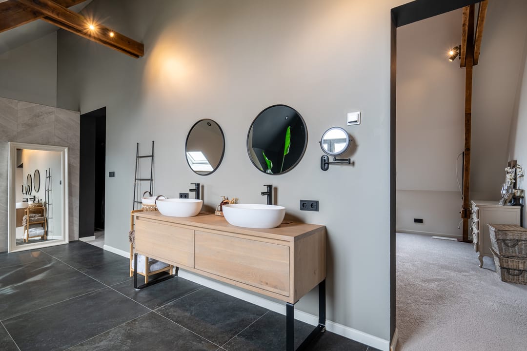 Unique spacious townhouse with luxury finish and 6 to 7 rooms in Simpelveld center — 37