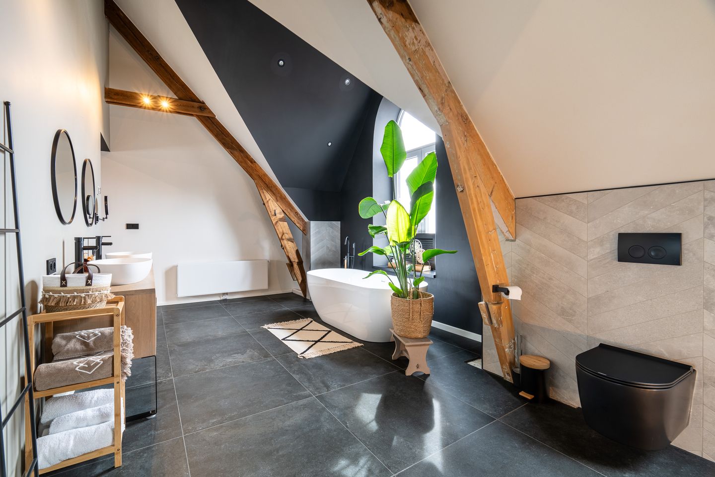Unique spacious townhouse with luxury finish and 6 to 7 rooms in Simpelveld center — 35