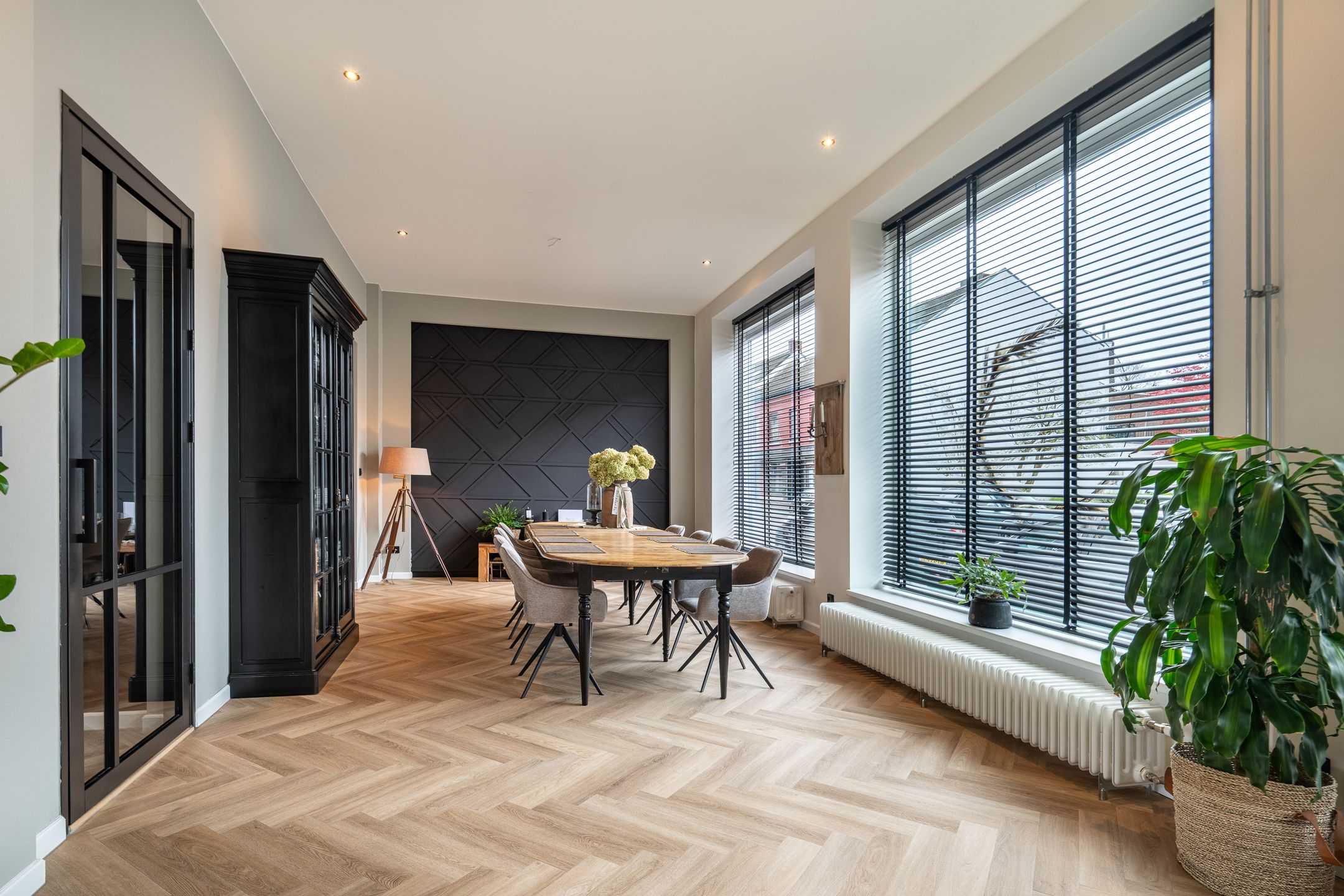 Unique spacious townhouse with luxury finish and 6 to 7 rooms in Simpelveld center — 12