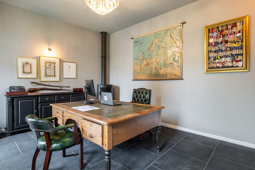 Unique spacious townhouse with luxury finish and 6 to 7 rooms in Simpelveld center — 22