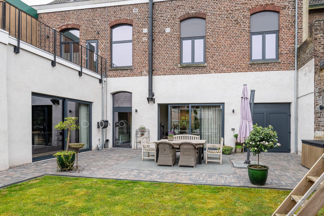 Unique spacious townhouse with luxury finish and 6 to 7 rooms in Simpelveld center — 47
