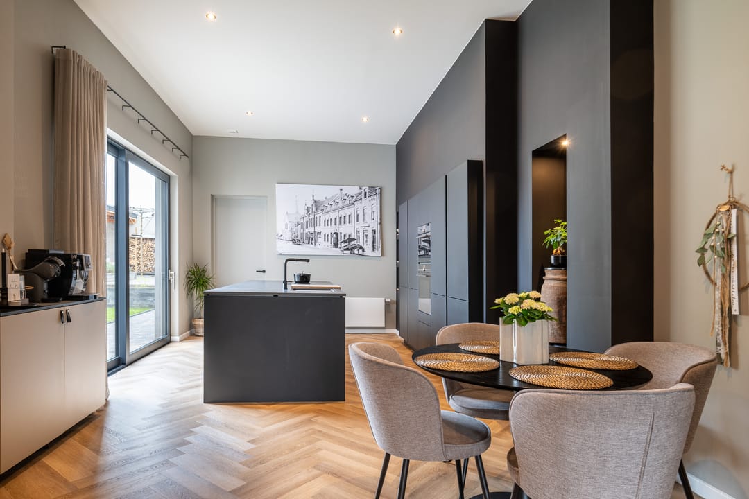 Unique spacious townhouse with luxury finish and 6 to 7 rooms in Simpelveld center — 17
