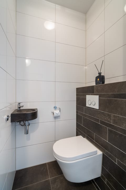 Turnkey terraced house with 3 bedrooms and sunny garden in Laarveld, Weert — 19