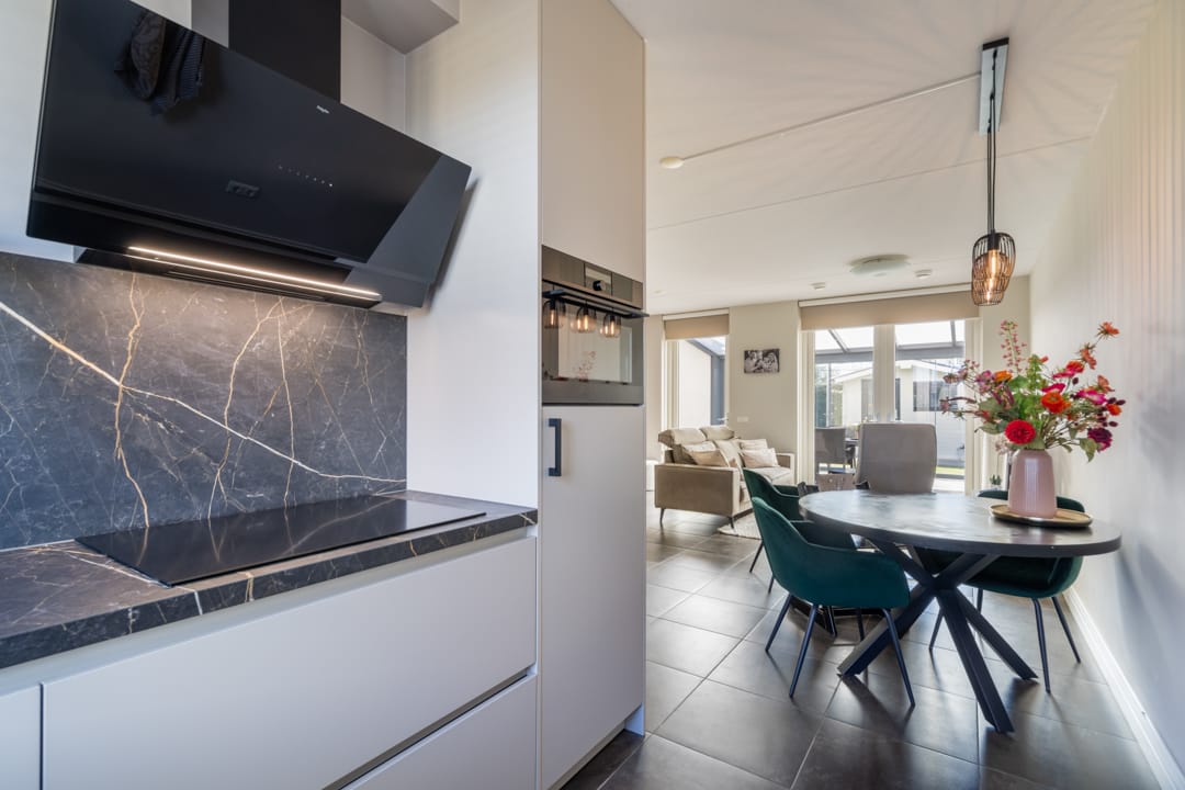 Turnkey terraced house with 3 bedrooms and sunny garden in Laarveld, Weert — 18