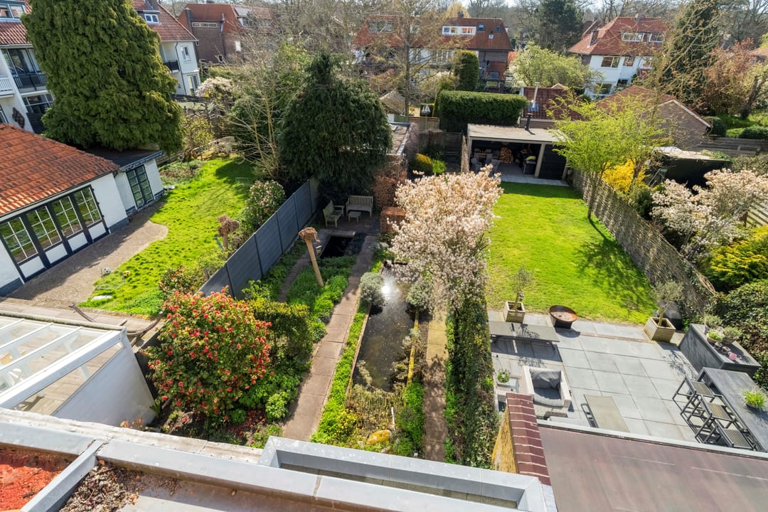 Spacious family home with garden and garage in peaceful Wassenaar — 28