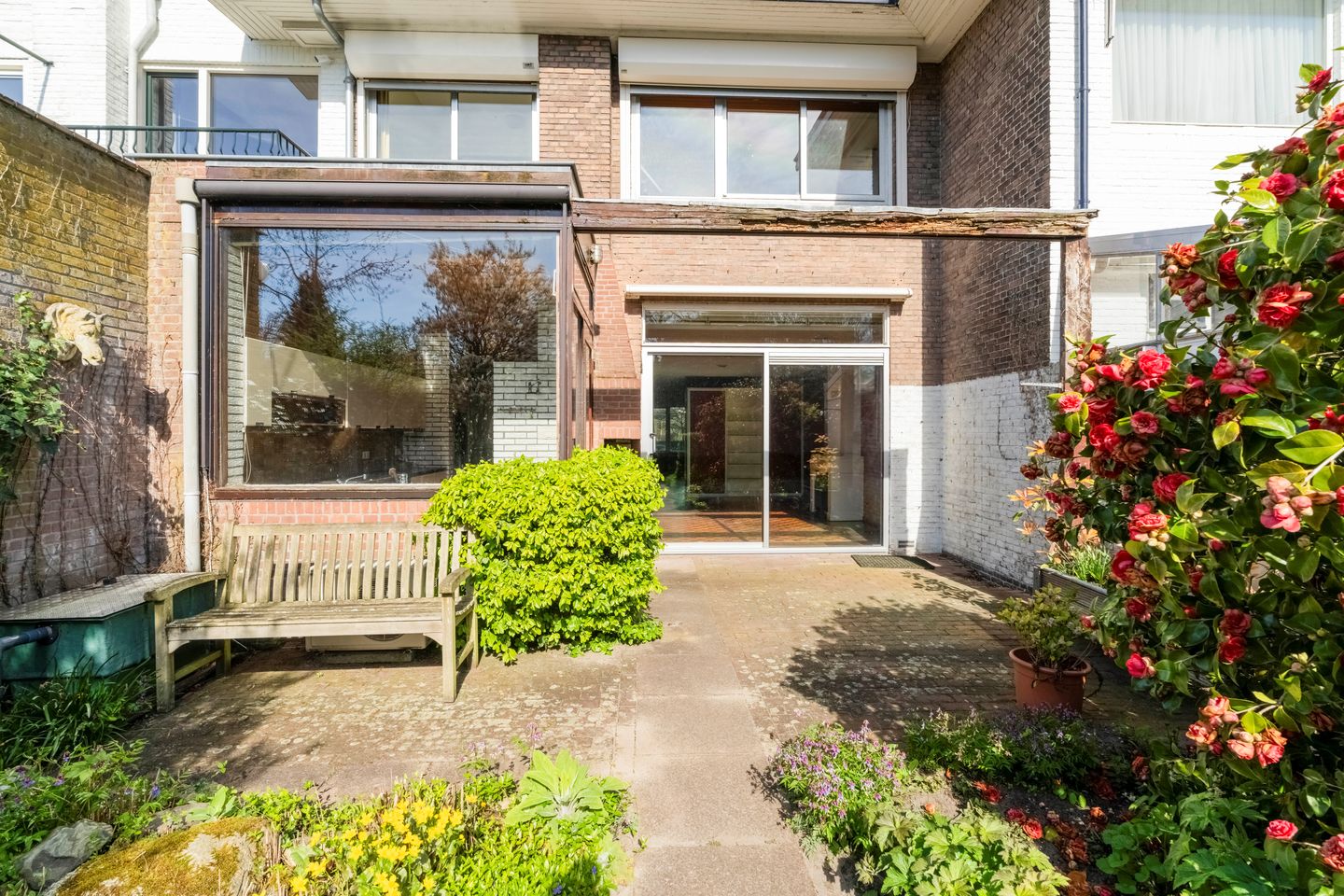 Spacious family home with garden and garage in peaceful Wassenaar — 40