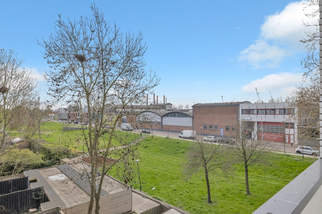 Renovated 3-Room Apartment with Balcony in Rotterdam Oud Charlois — 26