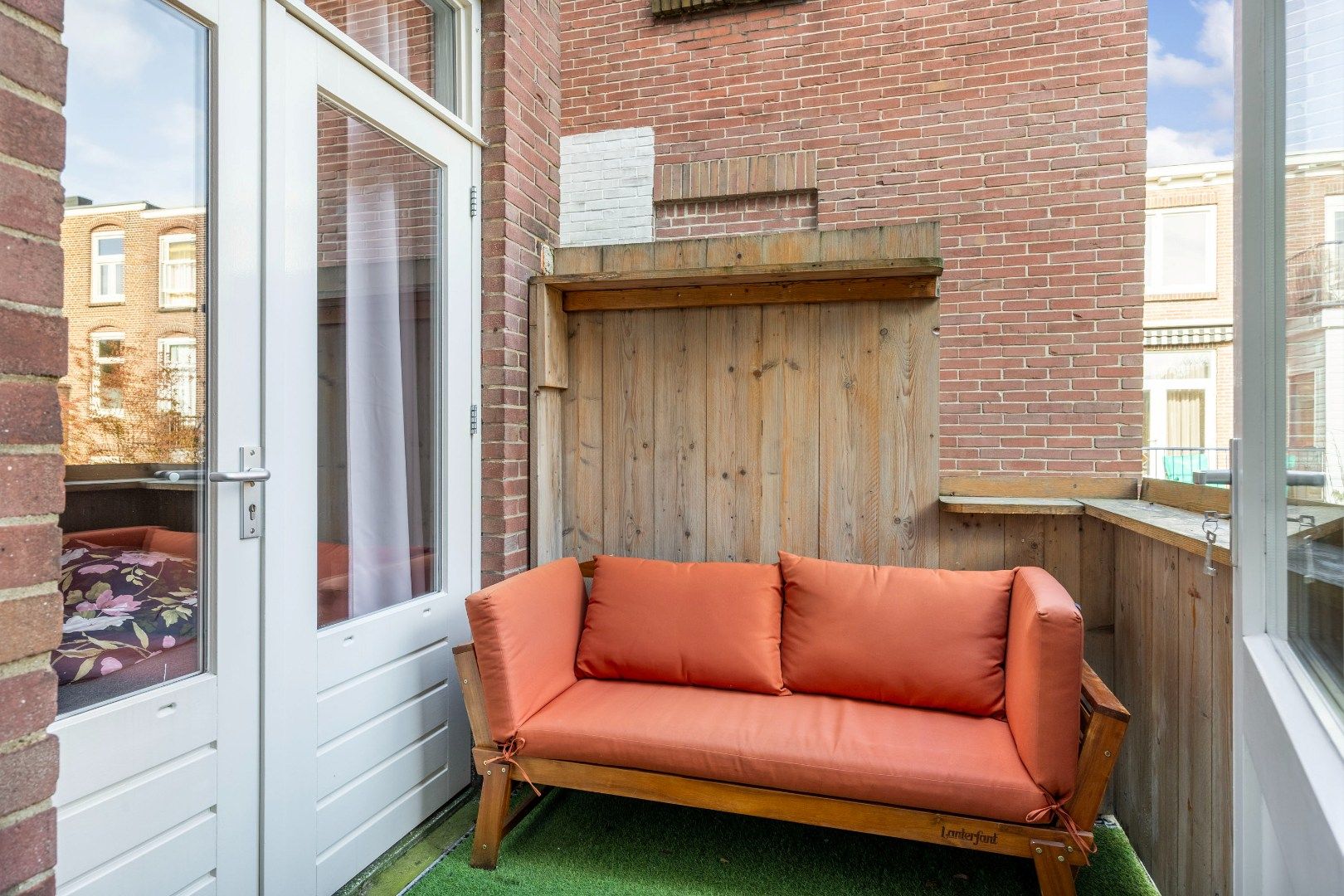 Photo 18 of Tooropstraat 213-A