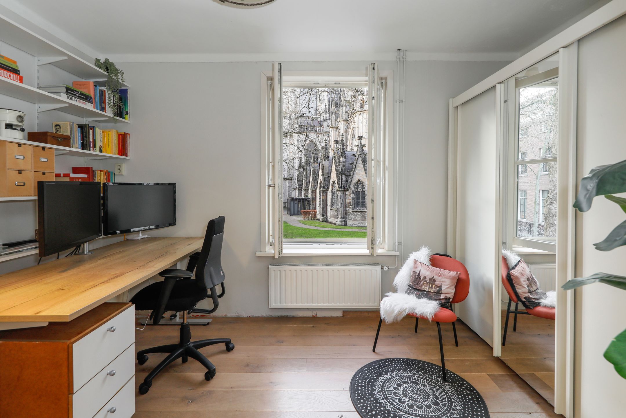Spacious apartment with cathedral views in Den Bosch city center — 15