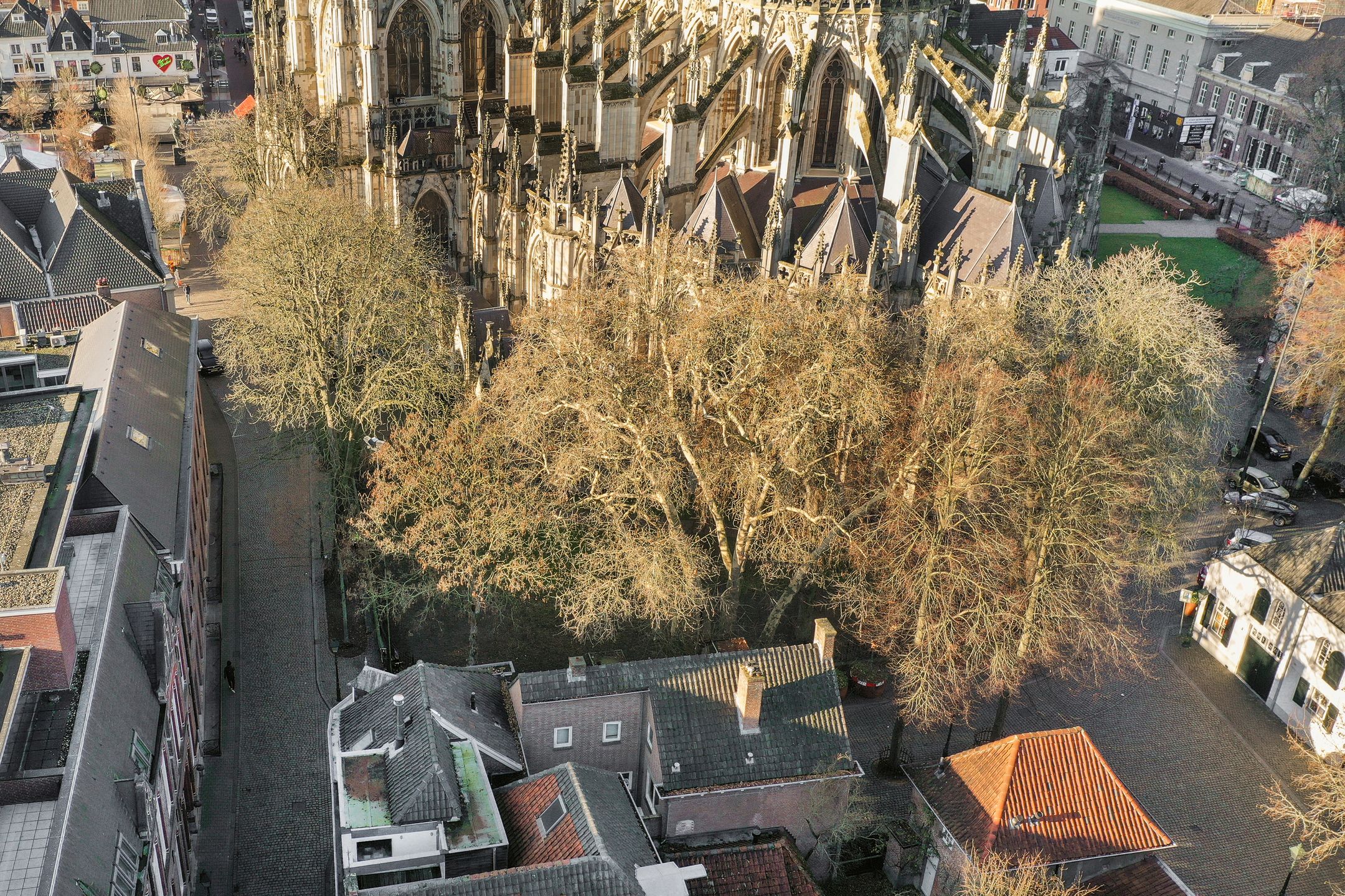 Spacious apartment with cathedral views in Den Bosch city center — 39