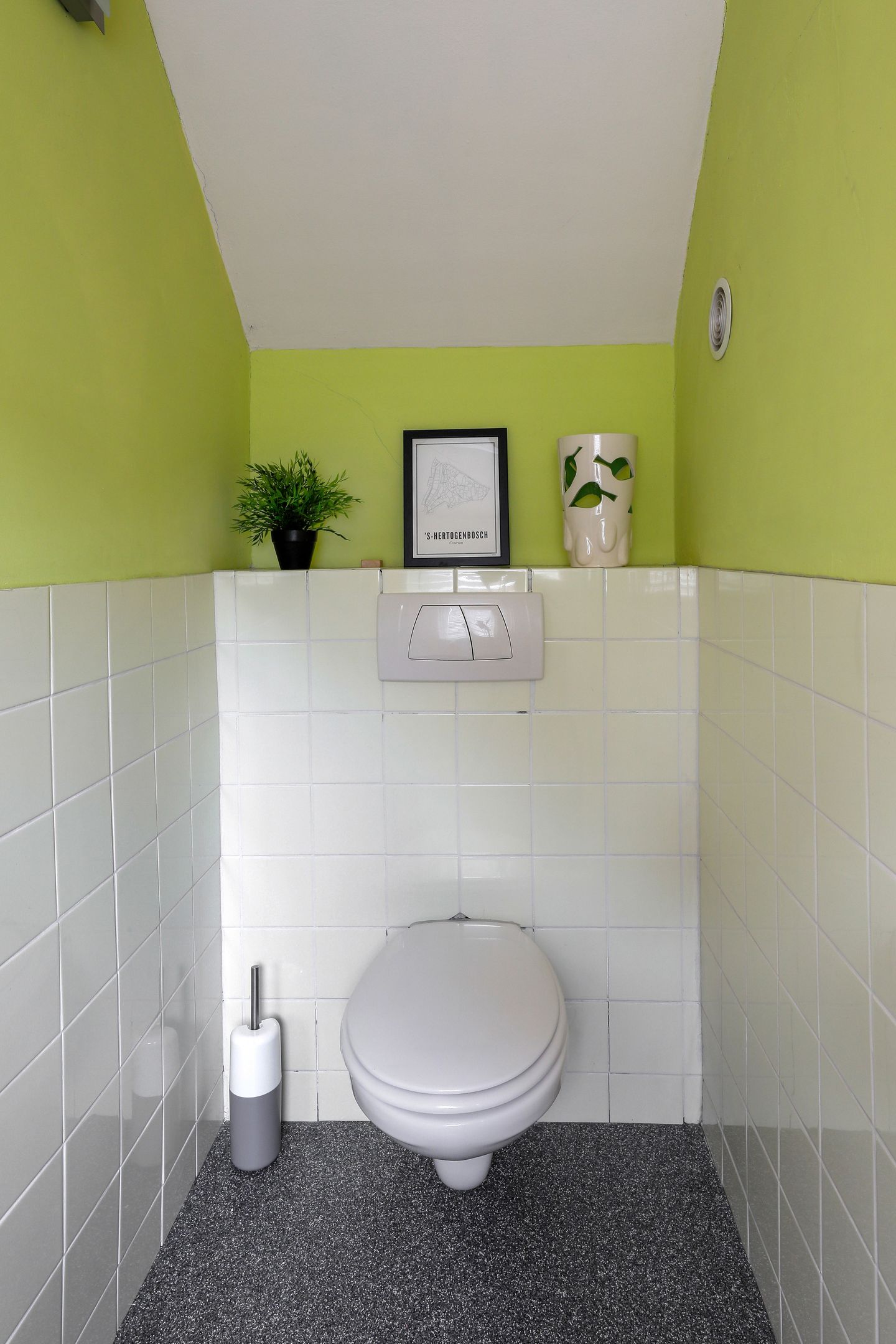 Spacious apartment with cathedral views in Den Bosch city center — 34