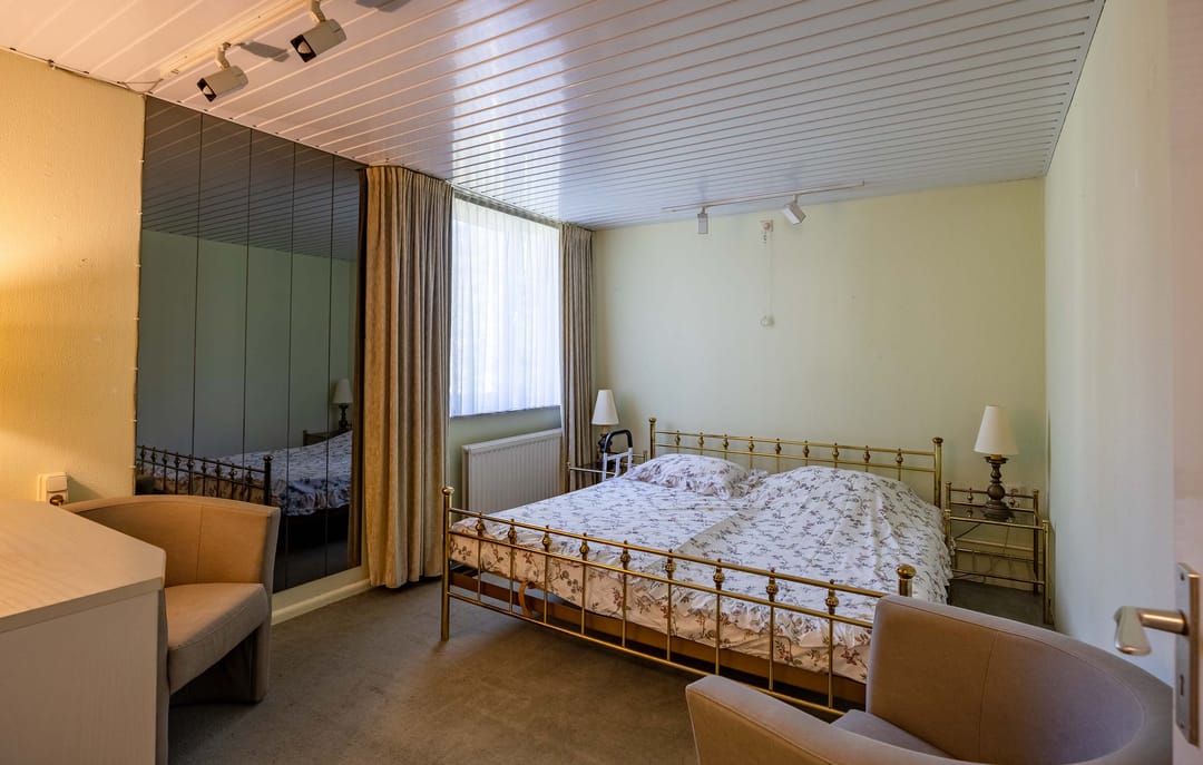 Spacious semi-detached family home with garage in quiet green setting of Veltum — 22