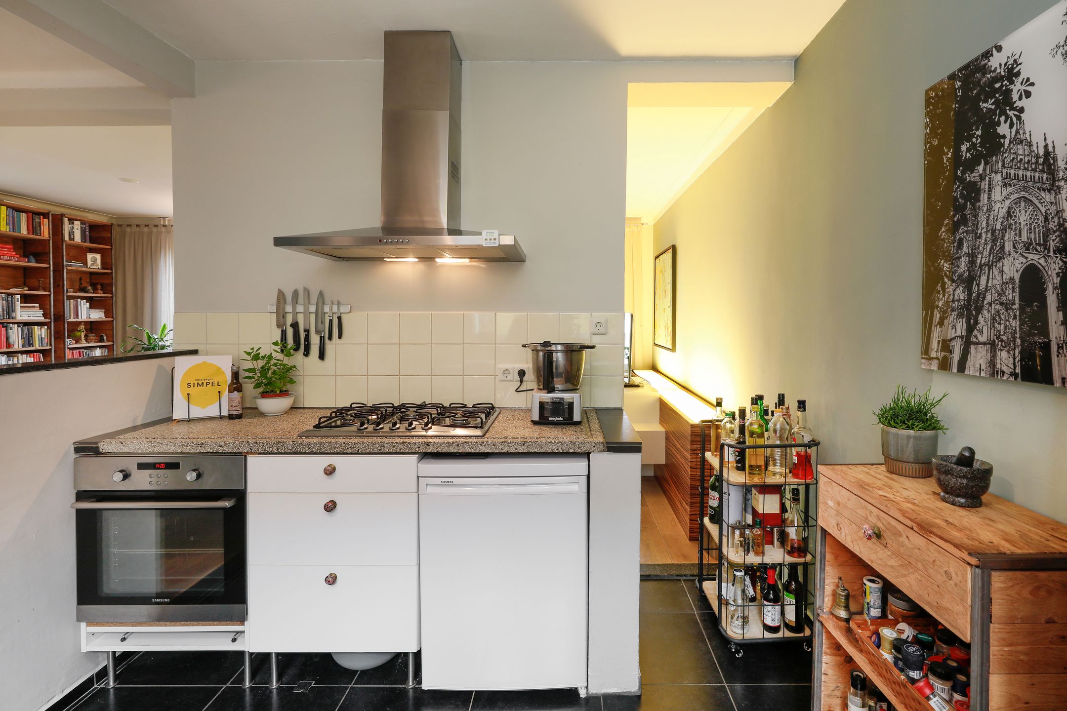 Spacious apartment with cathedral views in Den Bosch city center — 12