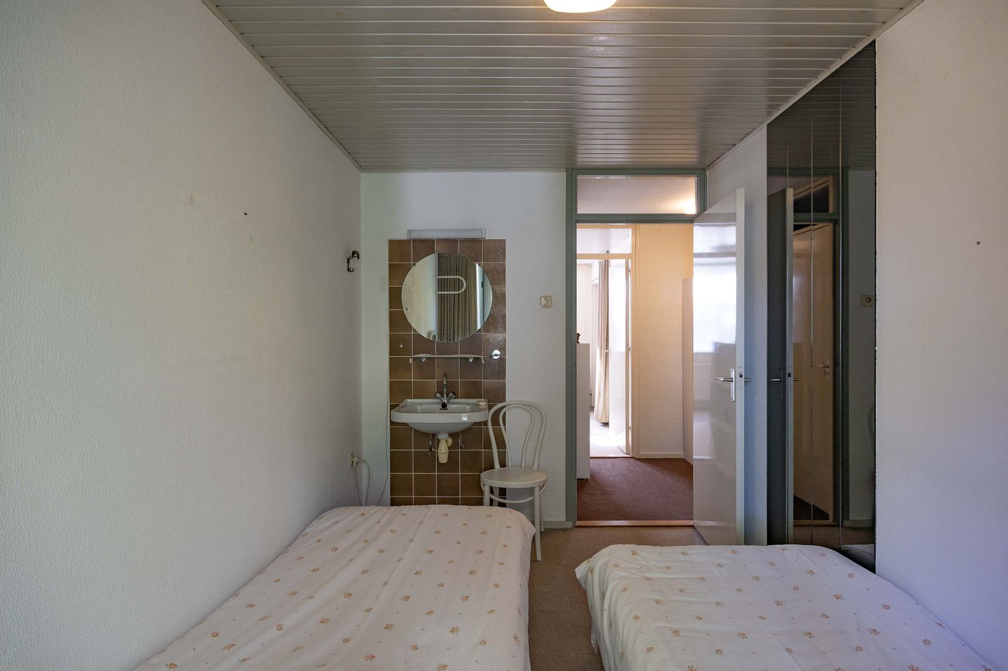 Spacious semi-detached family home with garage in quiet green setting of Veltum — 25
