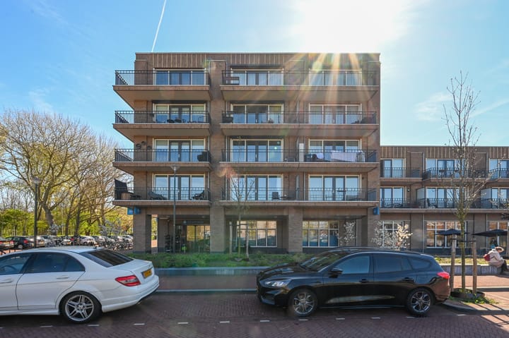 Foto 4 van Thomas Mannsingel 16-F