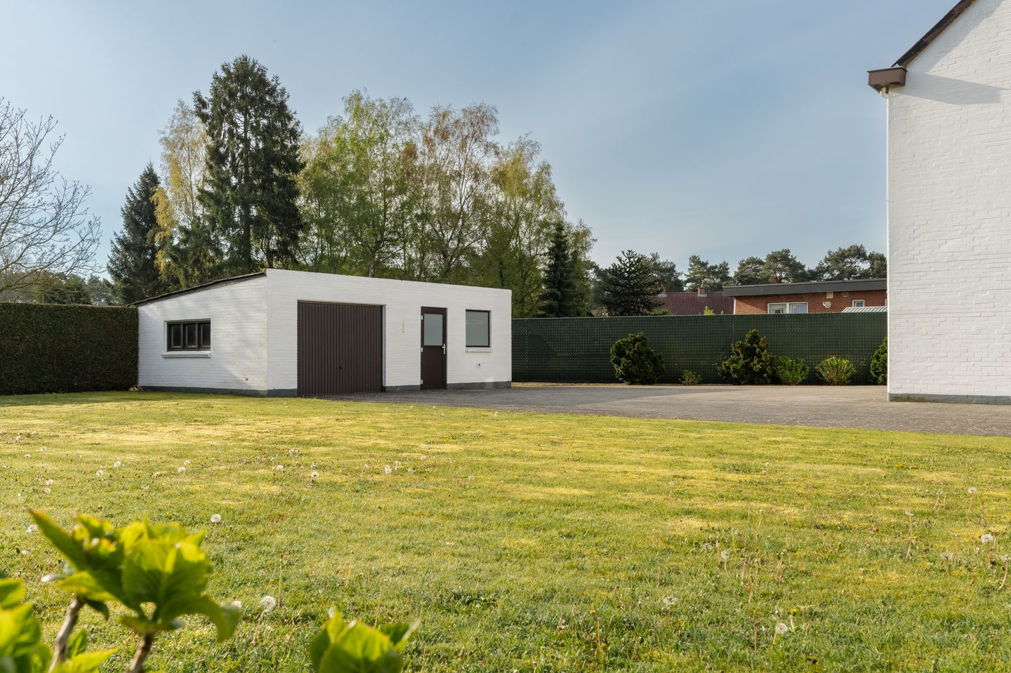 Charmante vrijstaande woning met 4 slaapkamers en ruim perceel nabij de natuur — 35