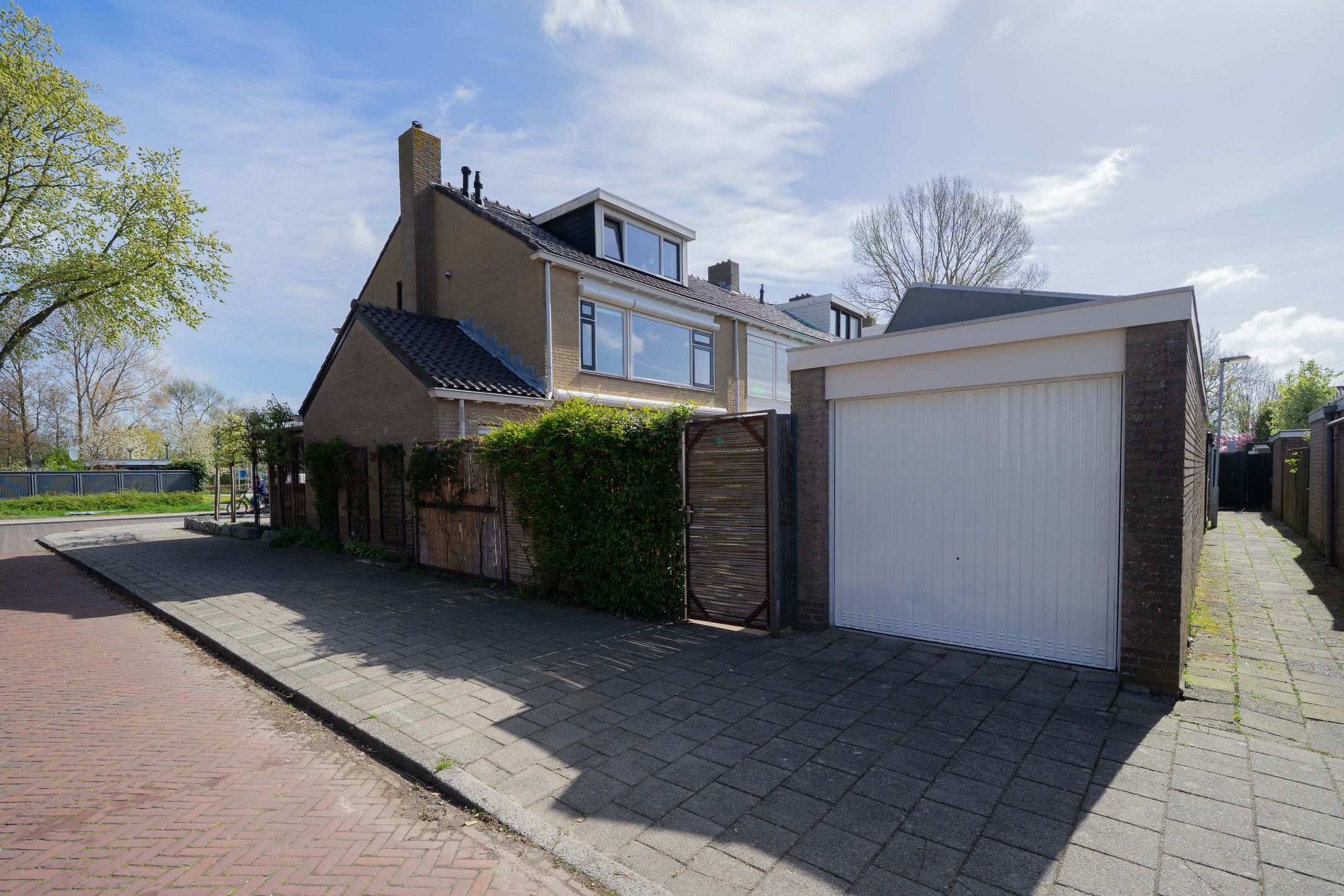 Lessestraat 49 