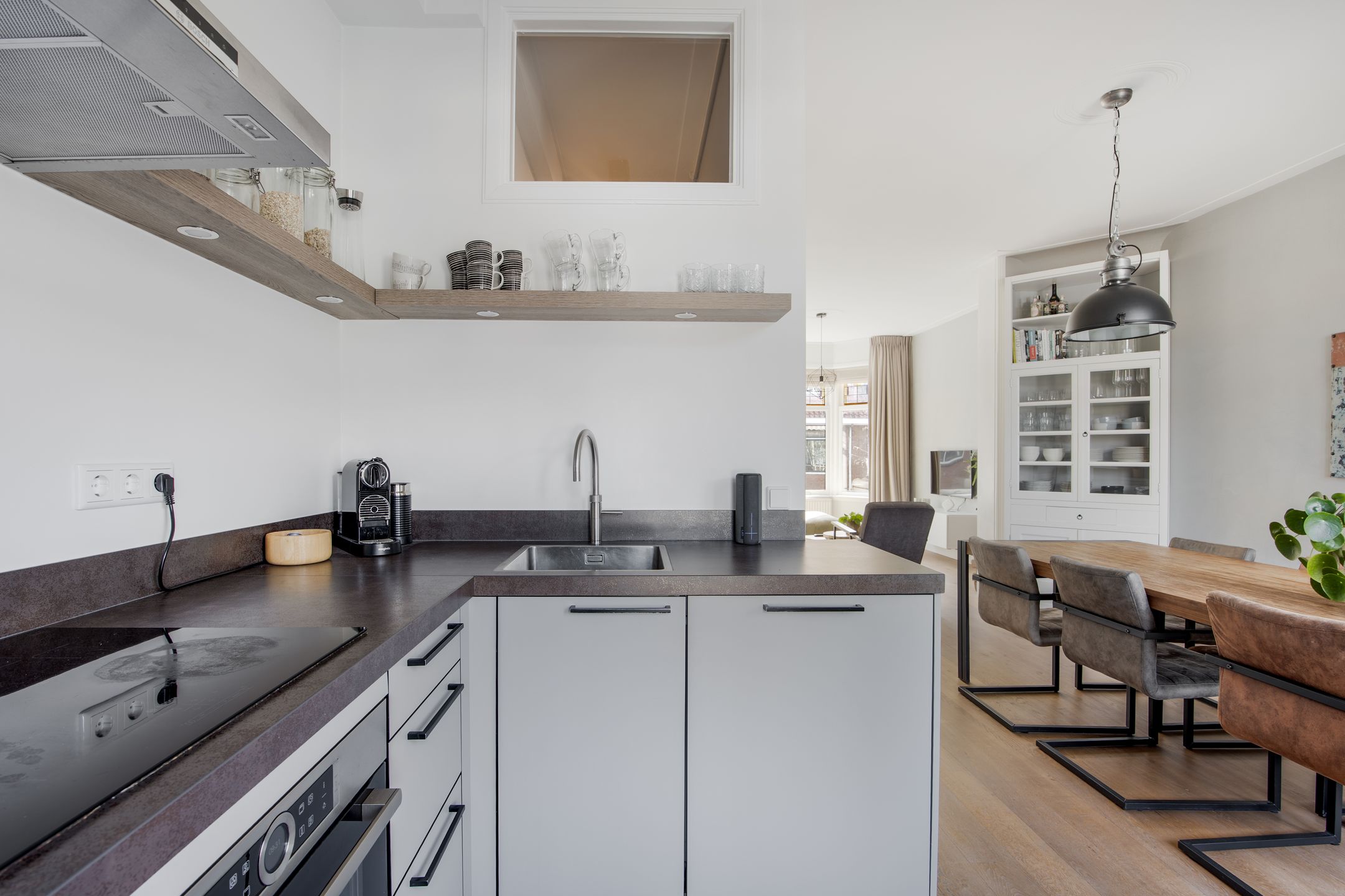 Foto 12 van Van 't Hoffstraat 41-A