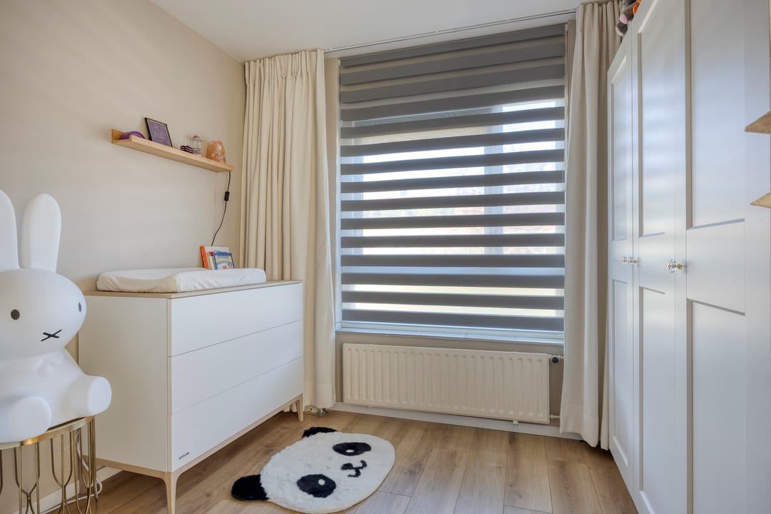 Move-in Ready Terraced Home with Private Parking in Quiet Almere Neighborhood — 23