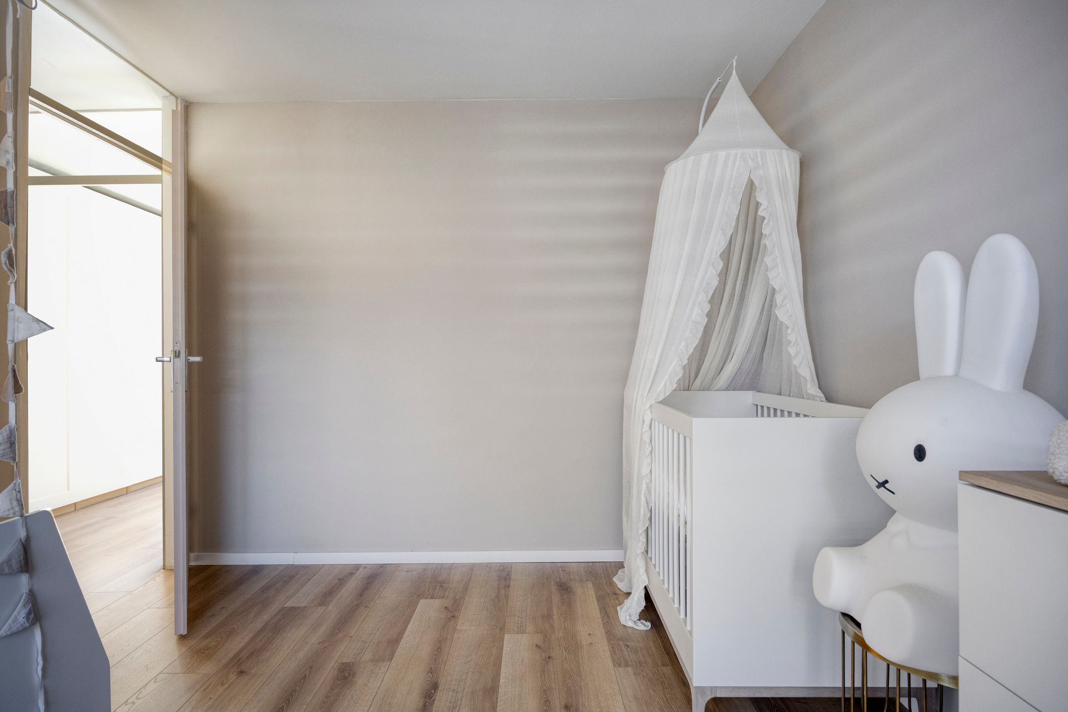 Move-in Ready Terraced Home with Private Parking in Quiet Almere Neighborhood — 24