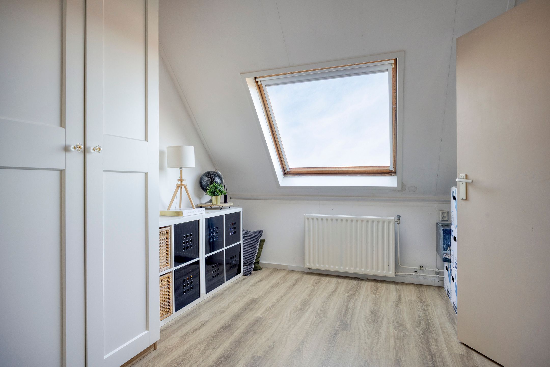 Move-in Ready Terraced Home with Private Parking in Quiet Almere Neighborhood — 30