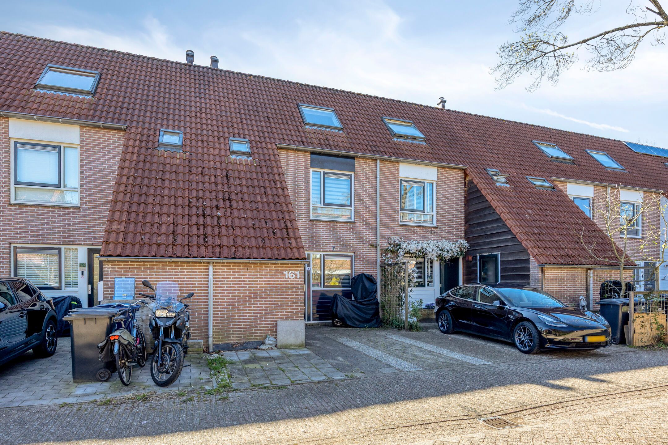 Move-in Ready Terraced Home with Private Parking in Quiet Almere Neighborhood — 36