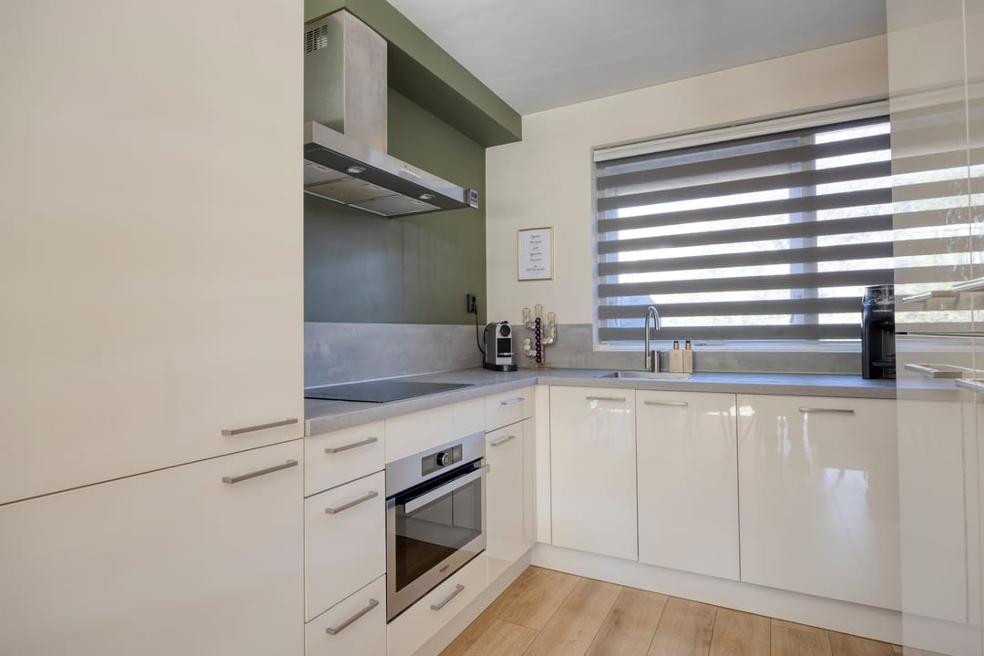 Move-in Ready Terraced Home with Private Parking in Quiet Almere Neighborhood — 16