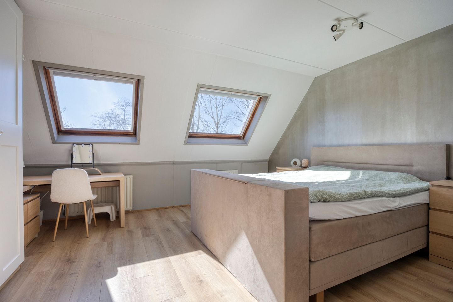 Move-in Ready Terraced Home with Private Parking in Quiet Almere Neighborhood — 19