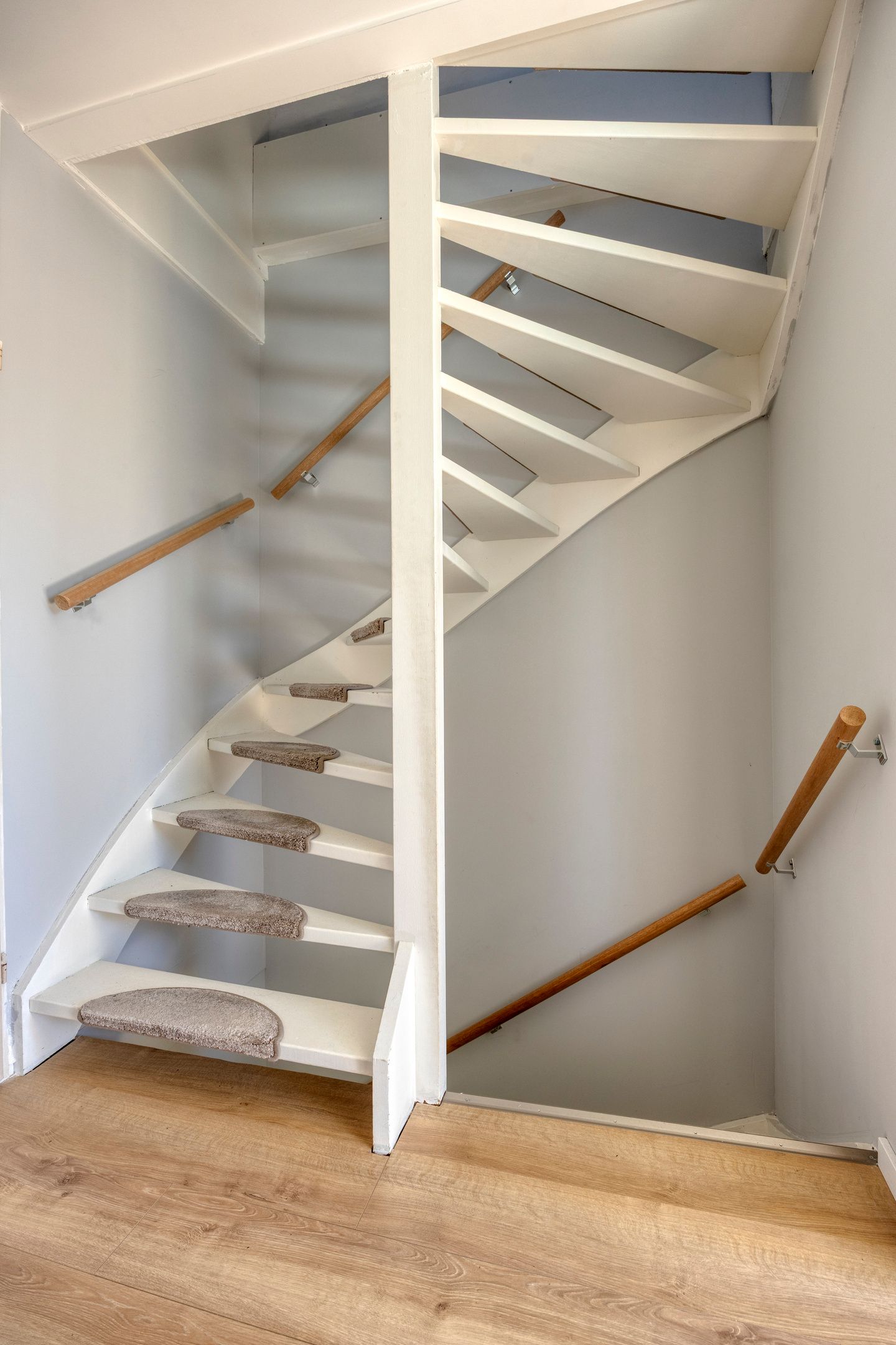 Move-in Ready Terraced Home with Private Parking in Quiet Almere Neighborhood — 27