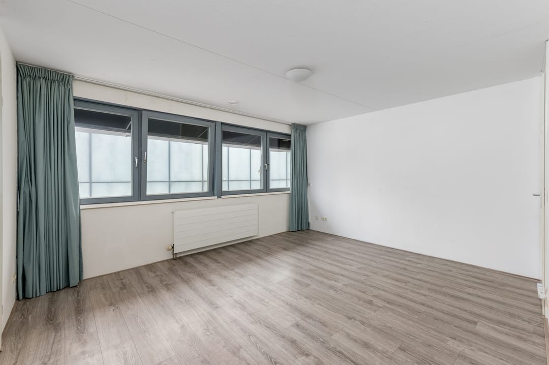 Spacious Duplex Apartment with Stunning Weerwater Views in Almere Centre — 16