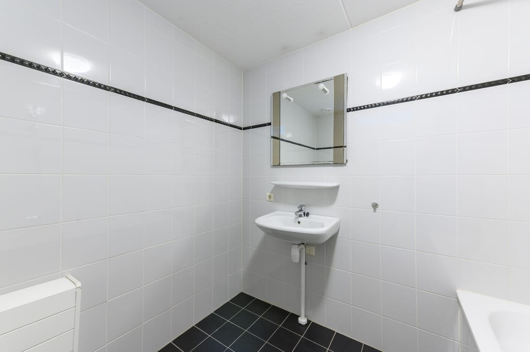 Spacious Duplex Apartment with Stunning Weerwater Views in Almere Centre — 22