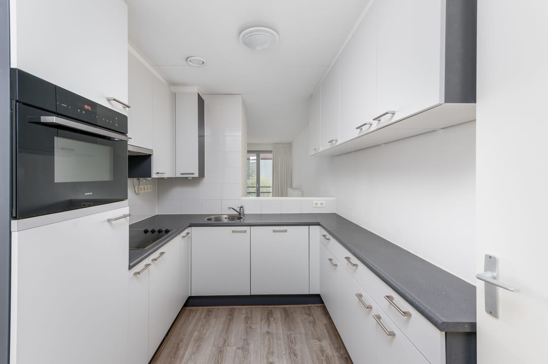 Spacious Duplex Apartment with Stunning Weerwater Views in Almere Centre — 31