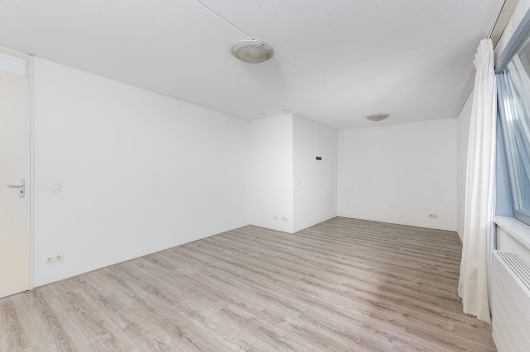 Spacious Duplex Apartment with Stunning Weerwater Views in Almere Centre — 37